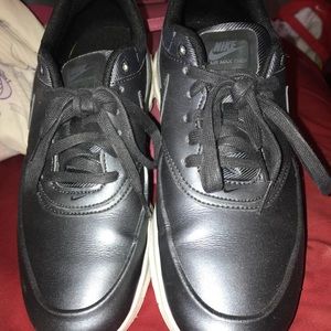 Nike AirMax’s (women’s 9)